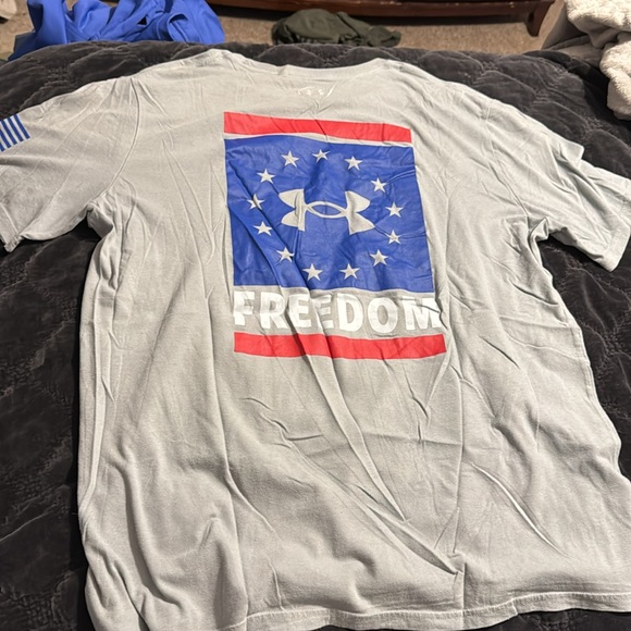 Under Armour, grey freedom T-shirt size XXL. - Picture 5 of 6